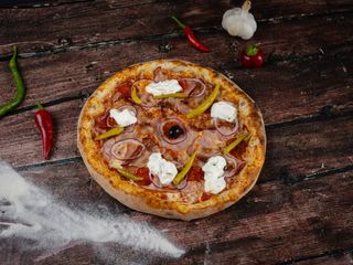 Pizza Slavonska + Coca-Cola