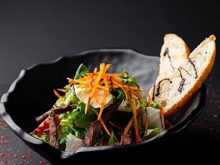 Салат з телятиною (250g)