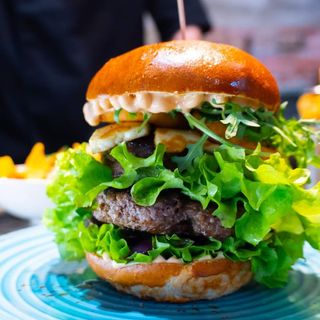 Burger Hello Maj Friends