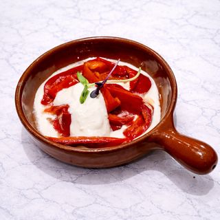 Kisela paprika s kajmakom