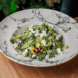 Зеленый салат с крафтовой фетой