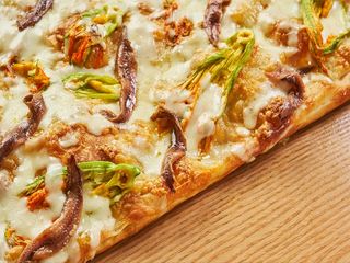 Fiori di zucca con alici un quarto di teglia 