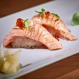 Niguiri aburi shake (2 uds.)