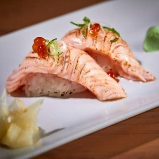 Niguiri aburi shake (2 uds.)