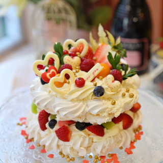Pavlova Cake & Bubbles Love  
