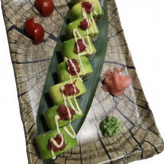 M8. Maki De Atún Y Aguacate Con Mango