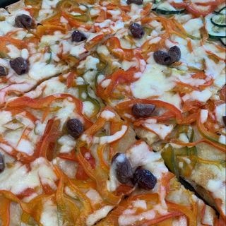 Mezza teglia Peperoni e olive taggiasche 30x40 ovvero 6 pezzi