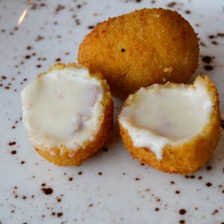 Croquetas de cecina y queso san simón (1/2 ración)