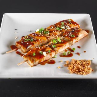 Kushiyaki de salmón (2 pzas.)