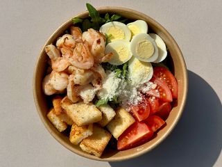 САЛАТ ЦЕЗАР З КРЕВЕТКОЮ (230g)