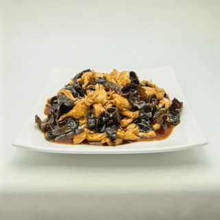 Pui cu urechi de lemn