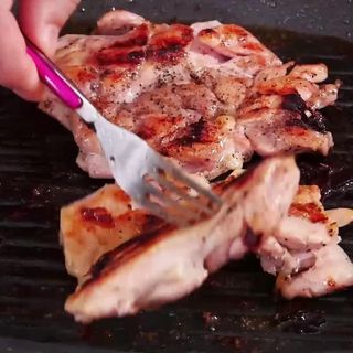 Пилешка пържола на скара с гарнитура