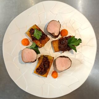 Muschi de porc cu dulceata de ceapa rosie