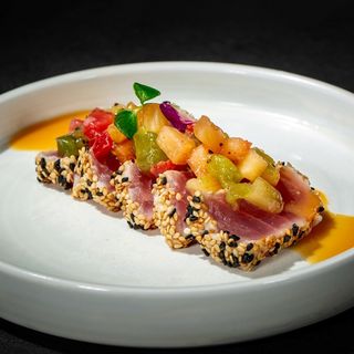 921. Tuna tataki-7 pezzi