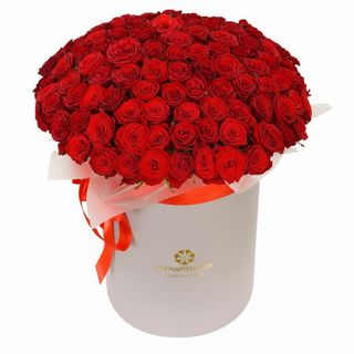 Композиція зі 101 червоної троянди"Red Gift"