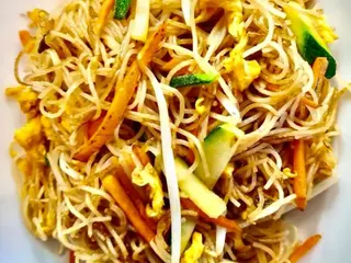 Spaghetti di riso alle verdure