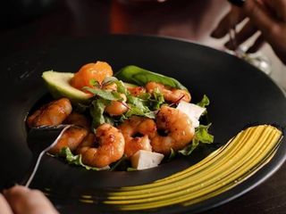 САЛАТ З КРЕВЕТКАМИ (270g)