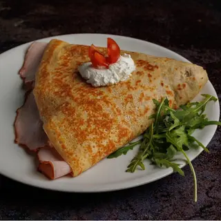 Slana palačinka sa pečenicom 250gr