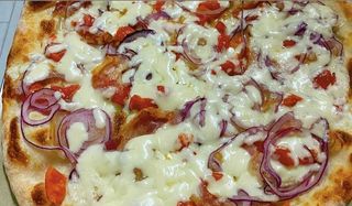 Pizza amatriciana