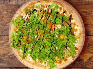 Піца з Куркою та хурмою 35 см / Cachi e pollo (800g)