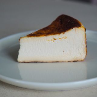 Sernik Baskijski kawałek
