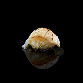 53 Nigiri suzuki flambe 2 pezzi