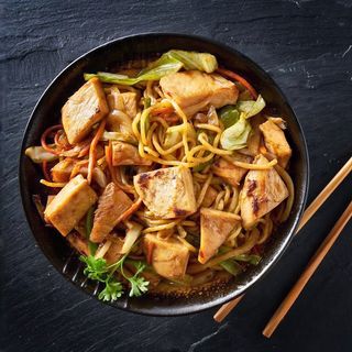 Chiński makaron smażony z warzywami