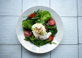 Кабачкові оладки зі страчателою