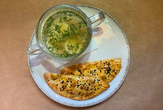 Курячий бульон з міні - пиріжками (410г)