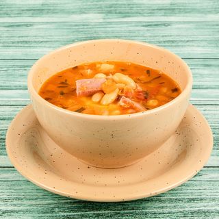 Ciorbă de fasole cu ciolan afumat