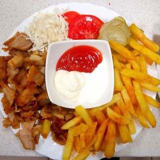 Shaorma de pui la farfurie 