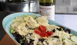 ENSALADA CÉSAR DE POLLO