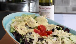 ENSALADA CÉSAR DE POLLO