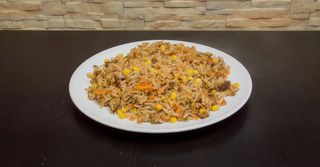 Piatto di riso falafel