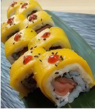Uramaki De Mango (8 Uds.)