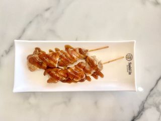 82 Pinchos De Pollo Con Salsa Teriyaki (4 Pzs.)