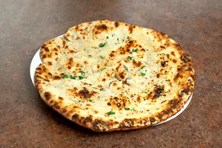 Naan de Queijo e Alho
