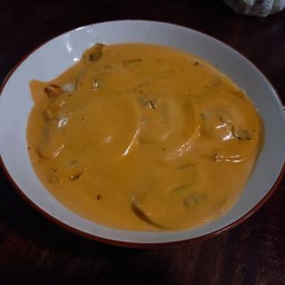 Ravioli relleno de queso 