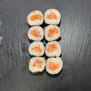 Макі зі смаженим лососем (130г)