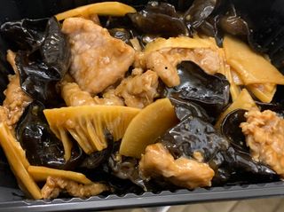 58В.Свинско с бамбук и гъби(750гр)