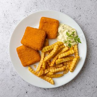 Pohovani kačkavalj sa pomfritom i sosom