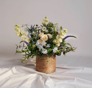 Macetero De Rafia Con Flores Silvestres