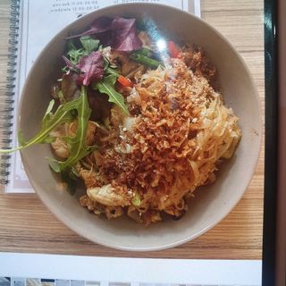 Pad Thai z wołowiną 500g