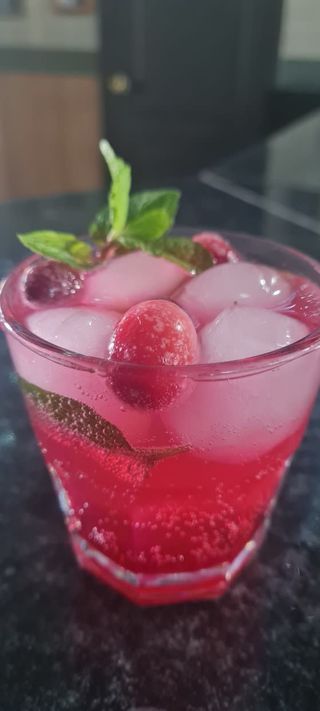 Лимонад с клубникой