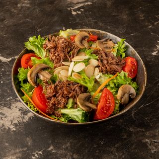 Великий теплий салат з яловичиною та грибами (350г)