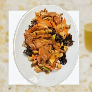 40. Телешко с бамбук, черни гъби и зеленчуци