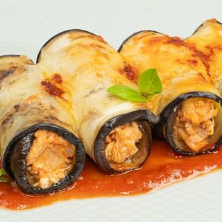 Canelones De Berenjena Y Hummus De Garbanzos