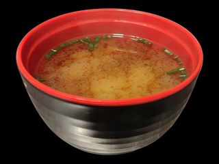 7.Sopa Miso De Salmón