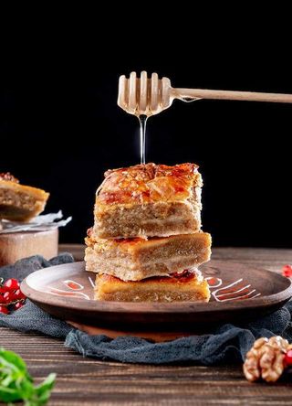 Baklawa miodowo-orzechowa