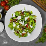 Salata cu fasole rosie si branza de capra